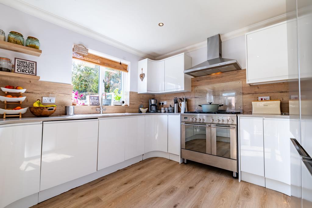 Property Image c4169a39-7437-47bd-a200-4f9270dd6ba7