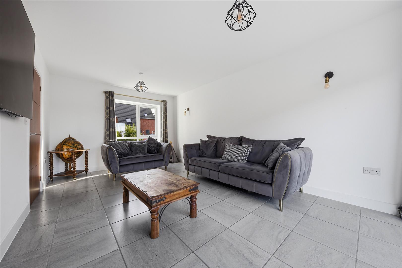 Property Image c4422b78-bfa5-429b-bc92-9ec78f8659d3