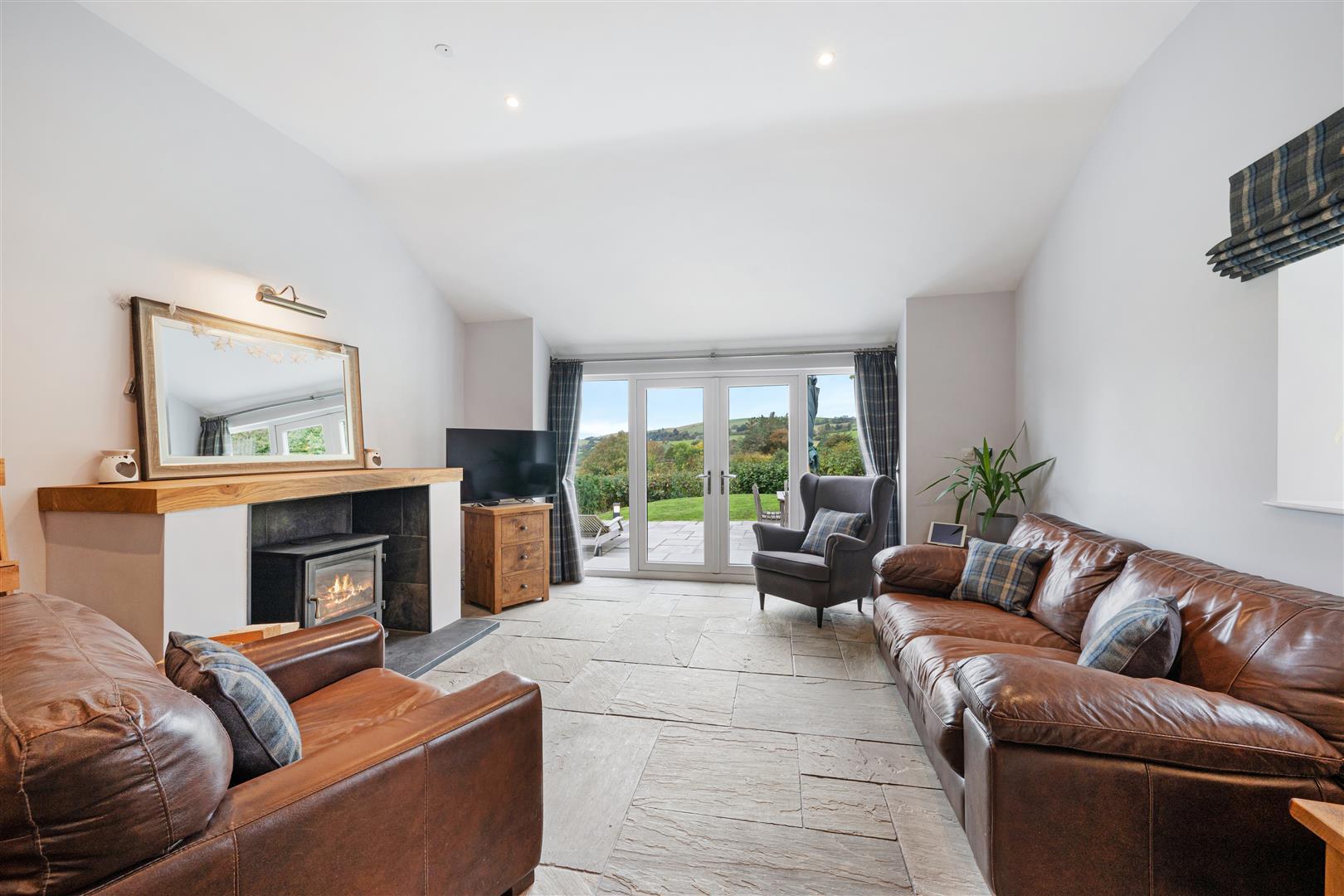 Property Image c4726e4e-ae1f-40bd-8564-f39483fe4f2e