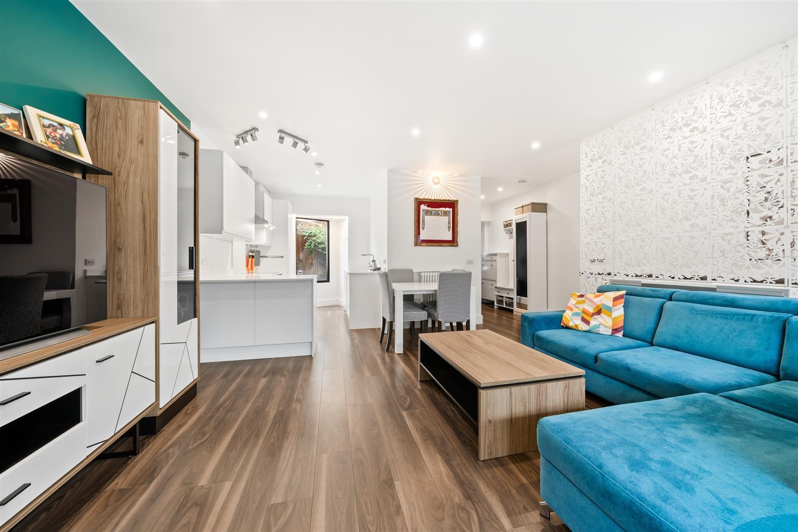 Property Image c4cb2b16-54e9-47e6-8d77-b9cf0acd92ff