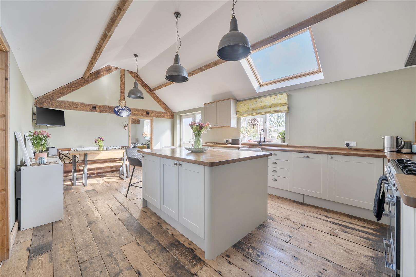 Property Image c4fcaab4-3ce7-45e2-908f-88d419c4f1fd