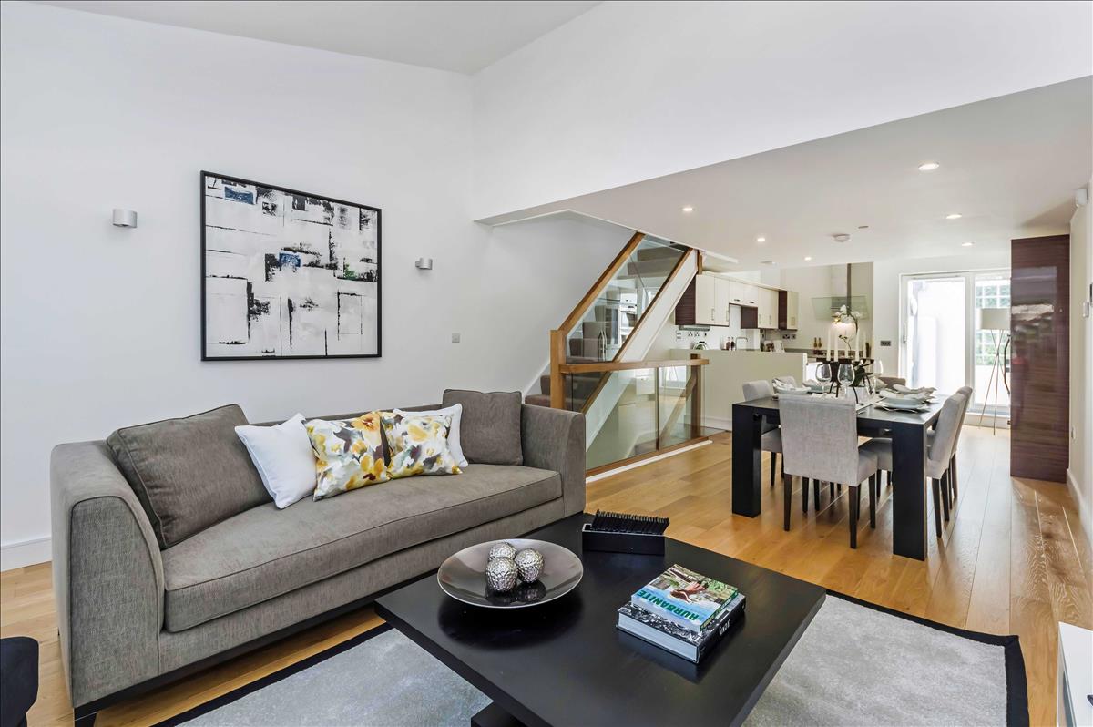 deluxe four bed gated mews house for rent in the heart of de beauvoir