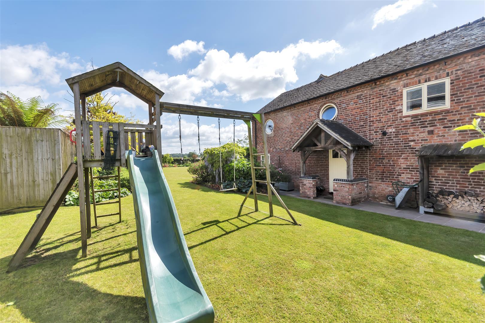 Property Image c5337f80-54dd-4c83-b1b9-8b05b87af33b
