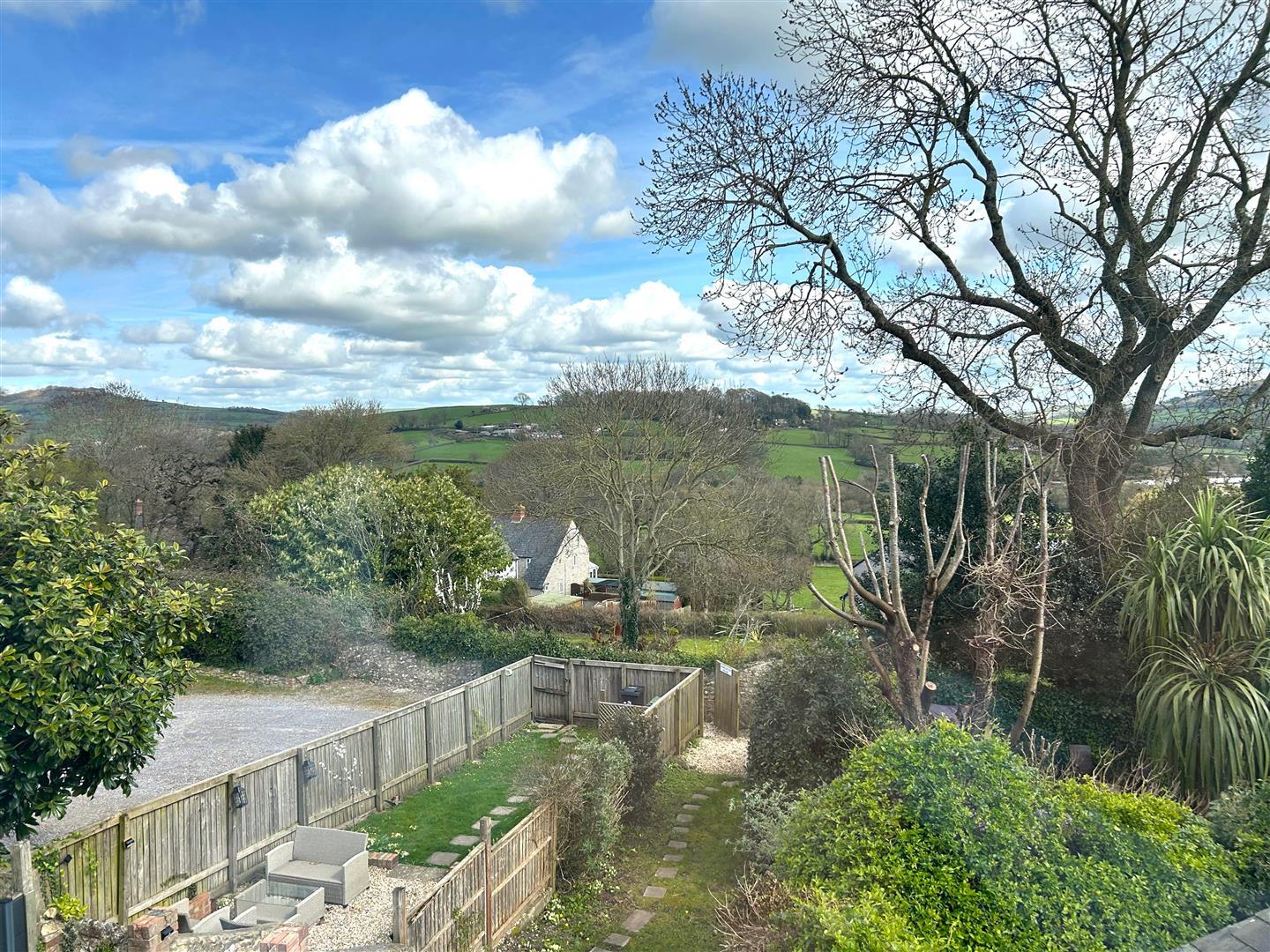 Property Image c564a108-c05c-418e-92d1-e2169994d965