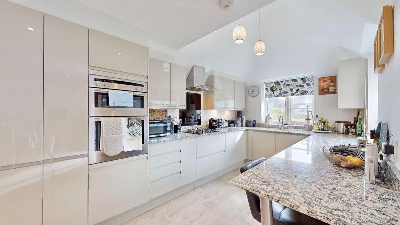 Property Image c6230057-ef4f-43f1-a231-d2a393a03971