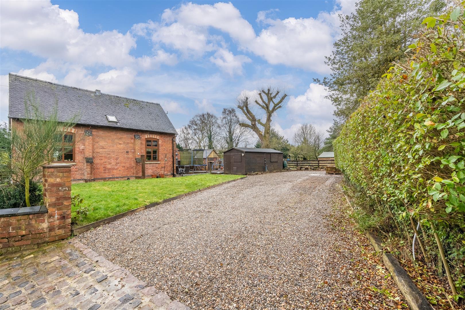Property Image c64943da-1a70-485c-8693-25cc3a370ead