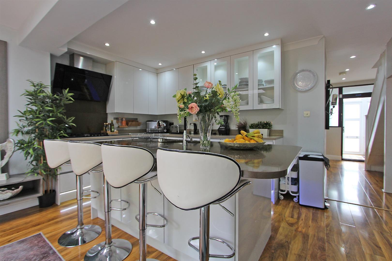 Property Image c6b998df-fbf9-4e15-8cd6-10b4c5f11968