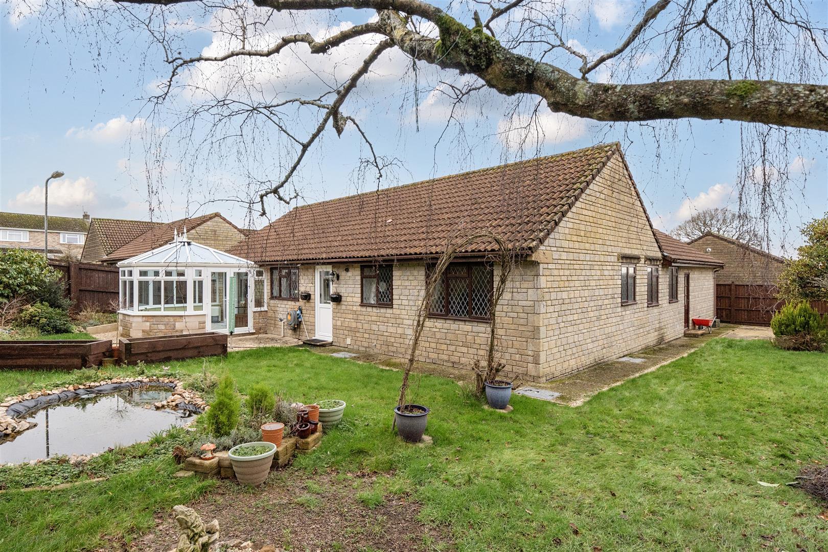 Property Image c6d8536d-3156-444d-83ec-61f75f3ff758