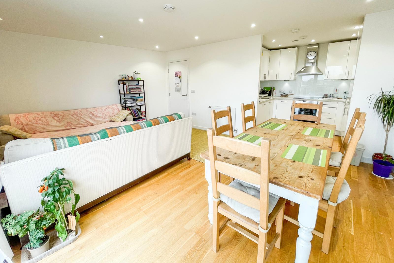 Property Image c6f801e3-5ef5-4954-81b7-bd24175d0150