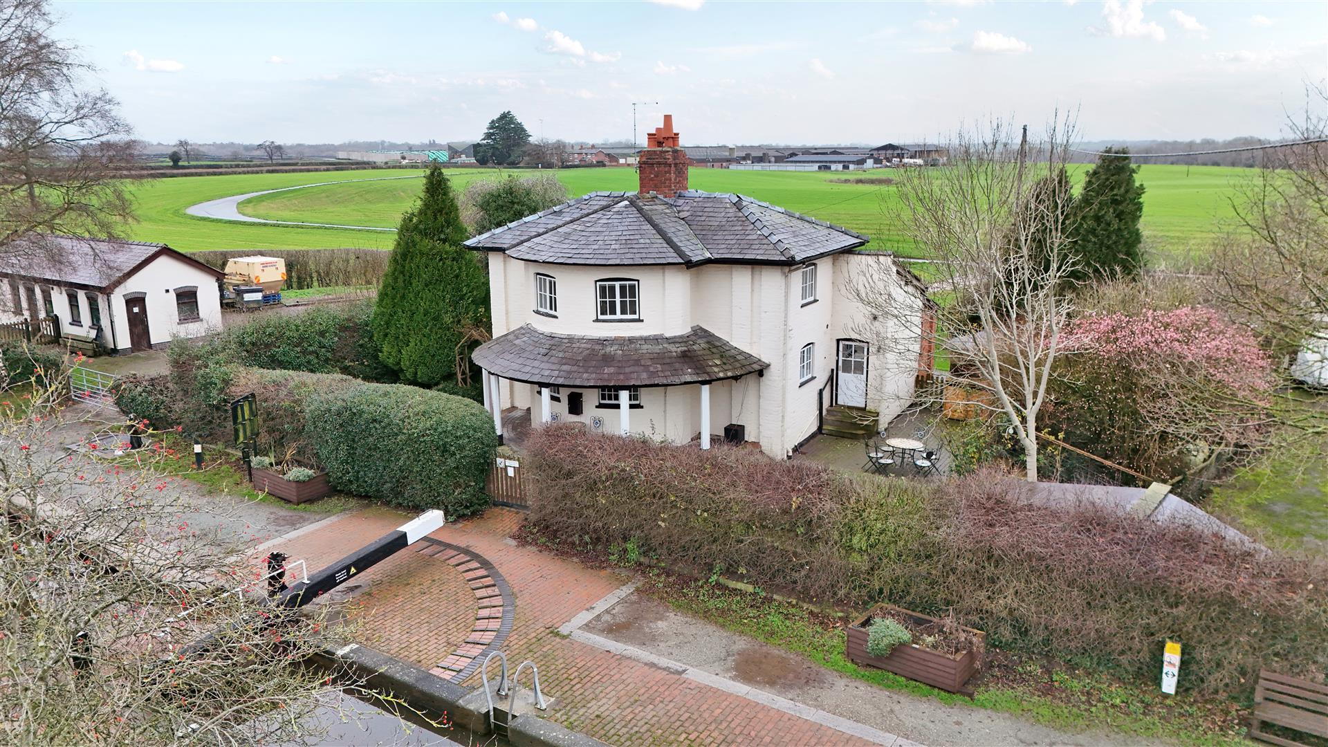 Property Image c7ef3c0d-8d73-42eb-ad95-930ac4d9b9df