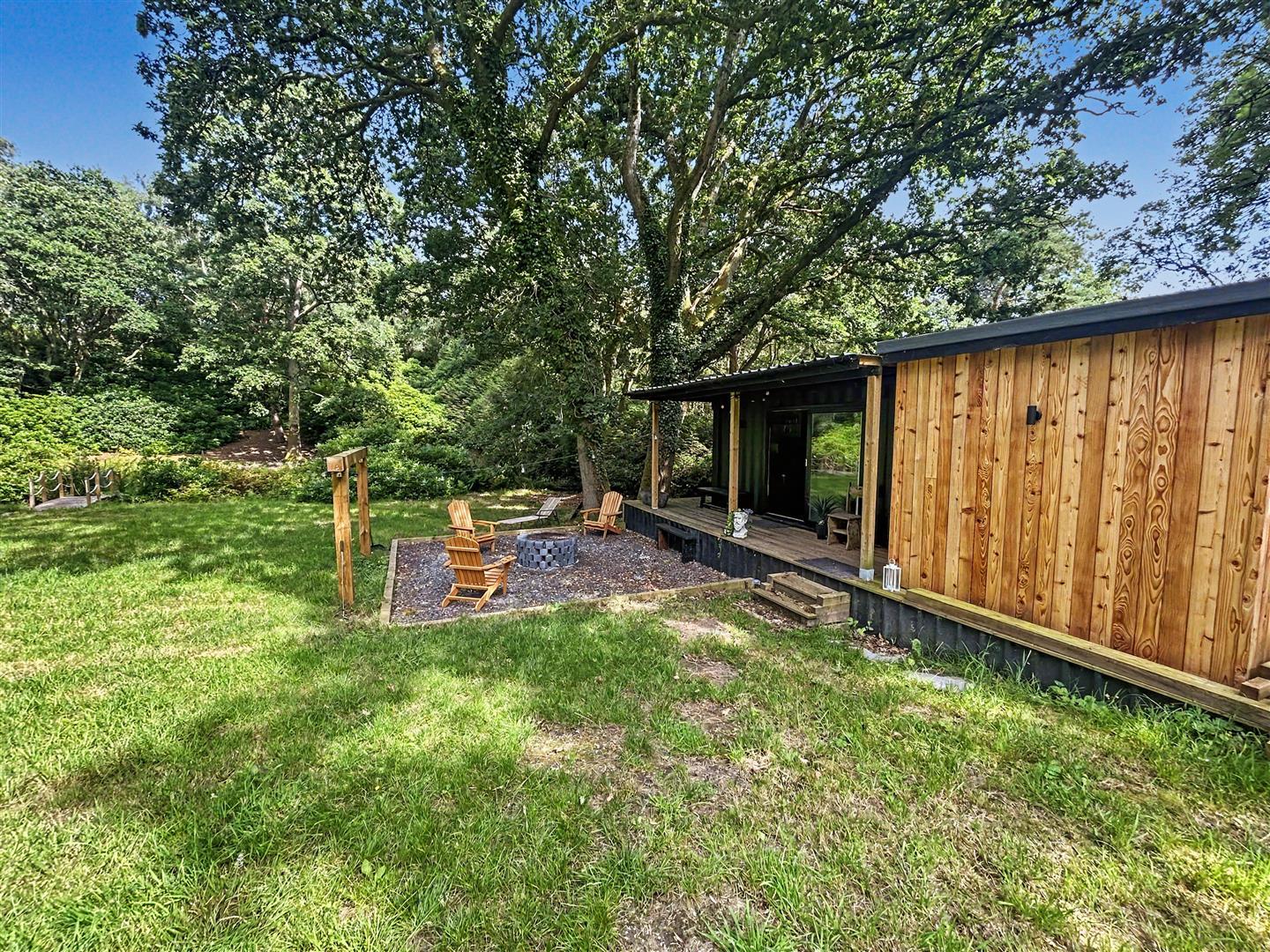 Property Image c7fff1dd-2e49-4a34-a889-497d7ba9f106