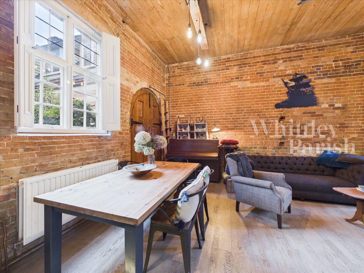 Property Image c82bdddd-ce7f-461f-bf1e-d46f6cd00752