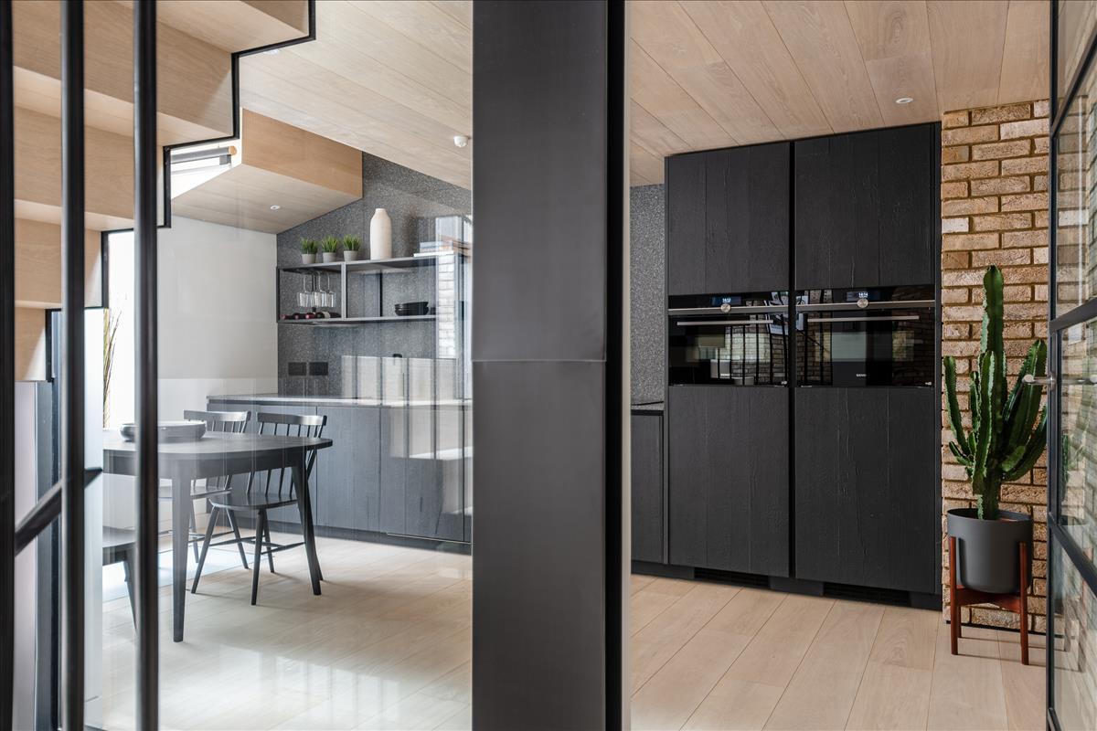 Three bed mews house development with architecturally designed interiors for rent e2