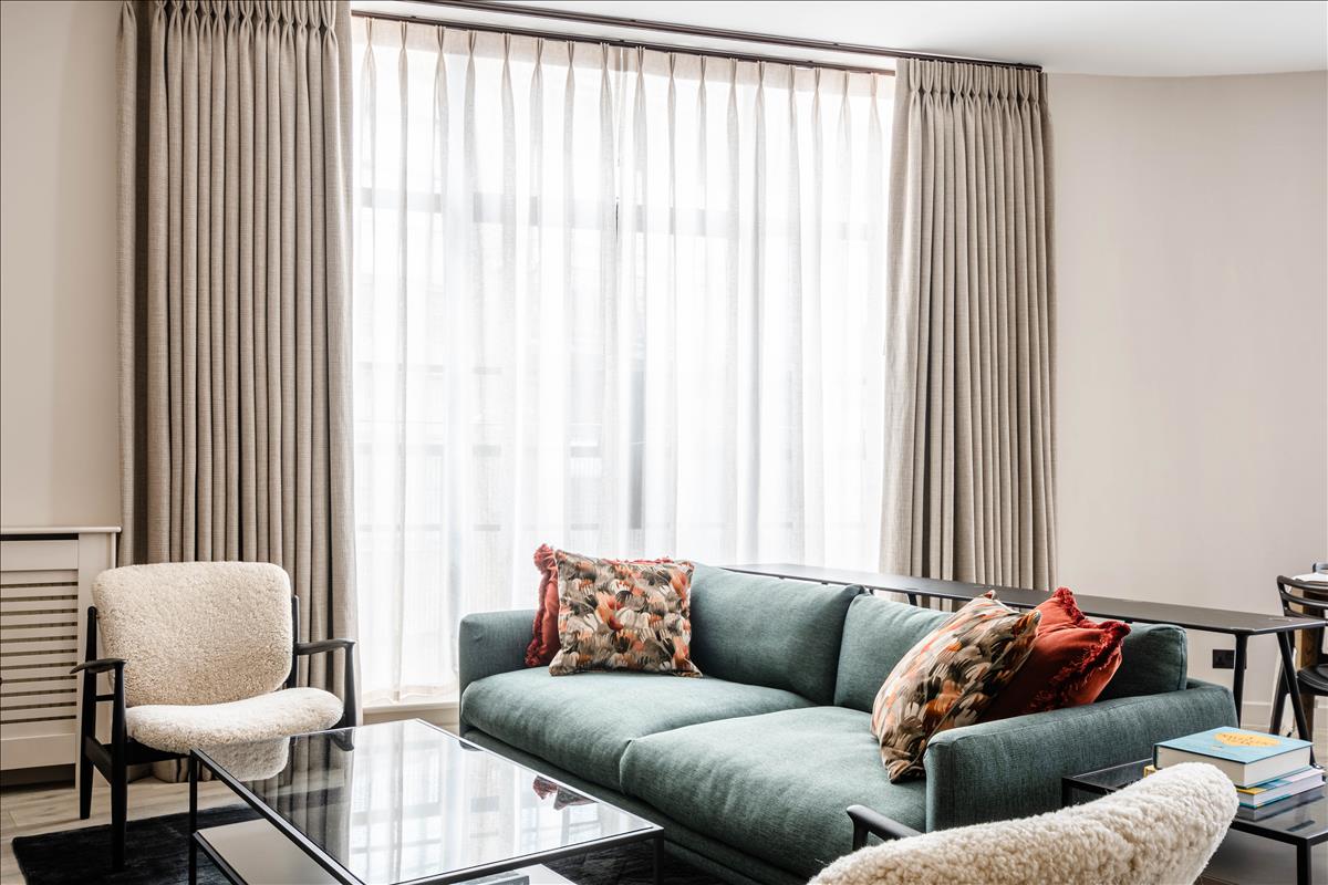 Newly refurbished two bedroom high end apartment for let in the exchange building Spitalfields E1