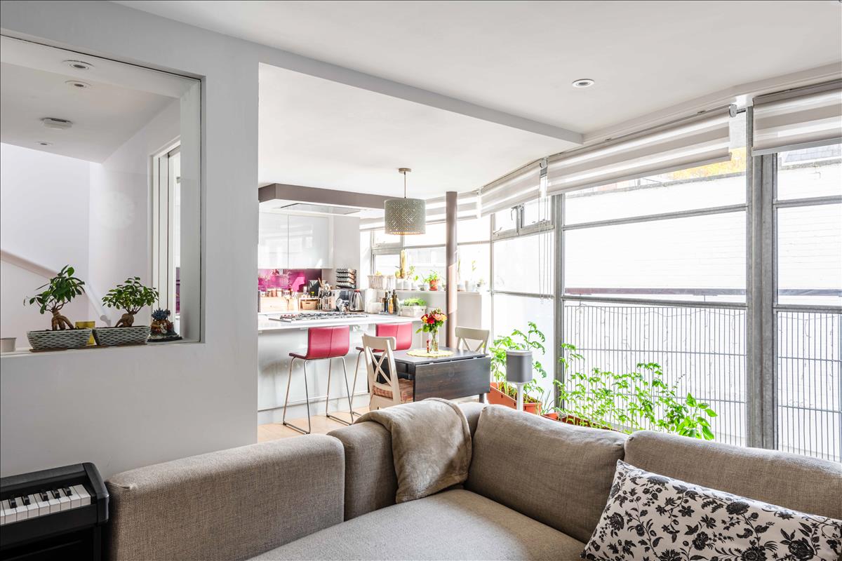 Mews house, triplex apartment for sale, Angel, N1