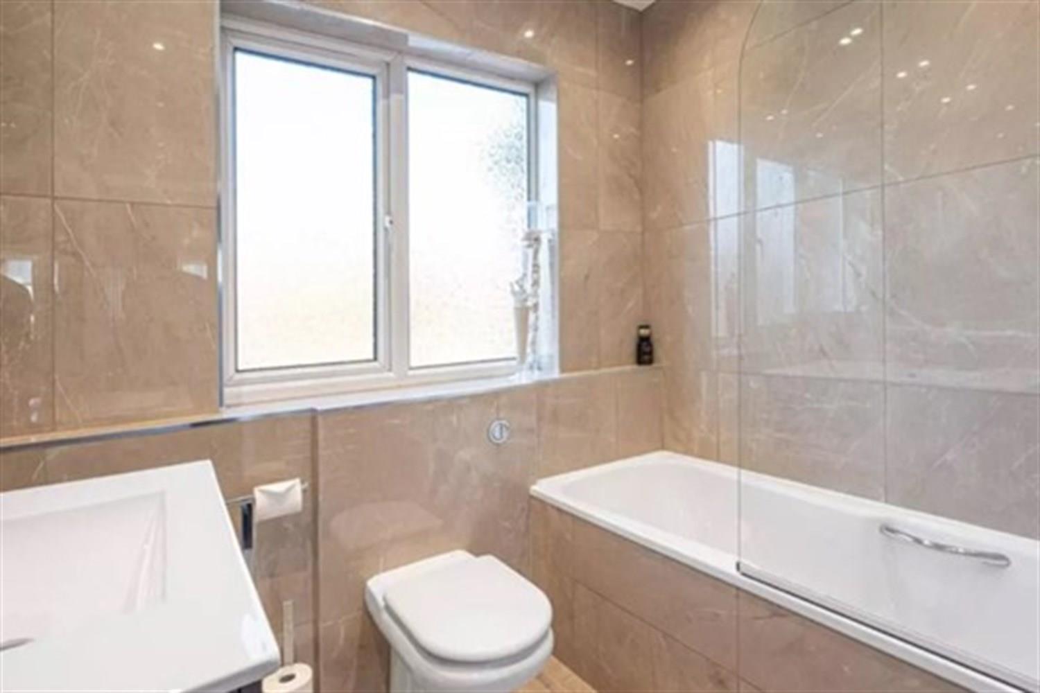 Property Image c8c4432f-e641-44e5-84a8-8935a0a0e720