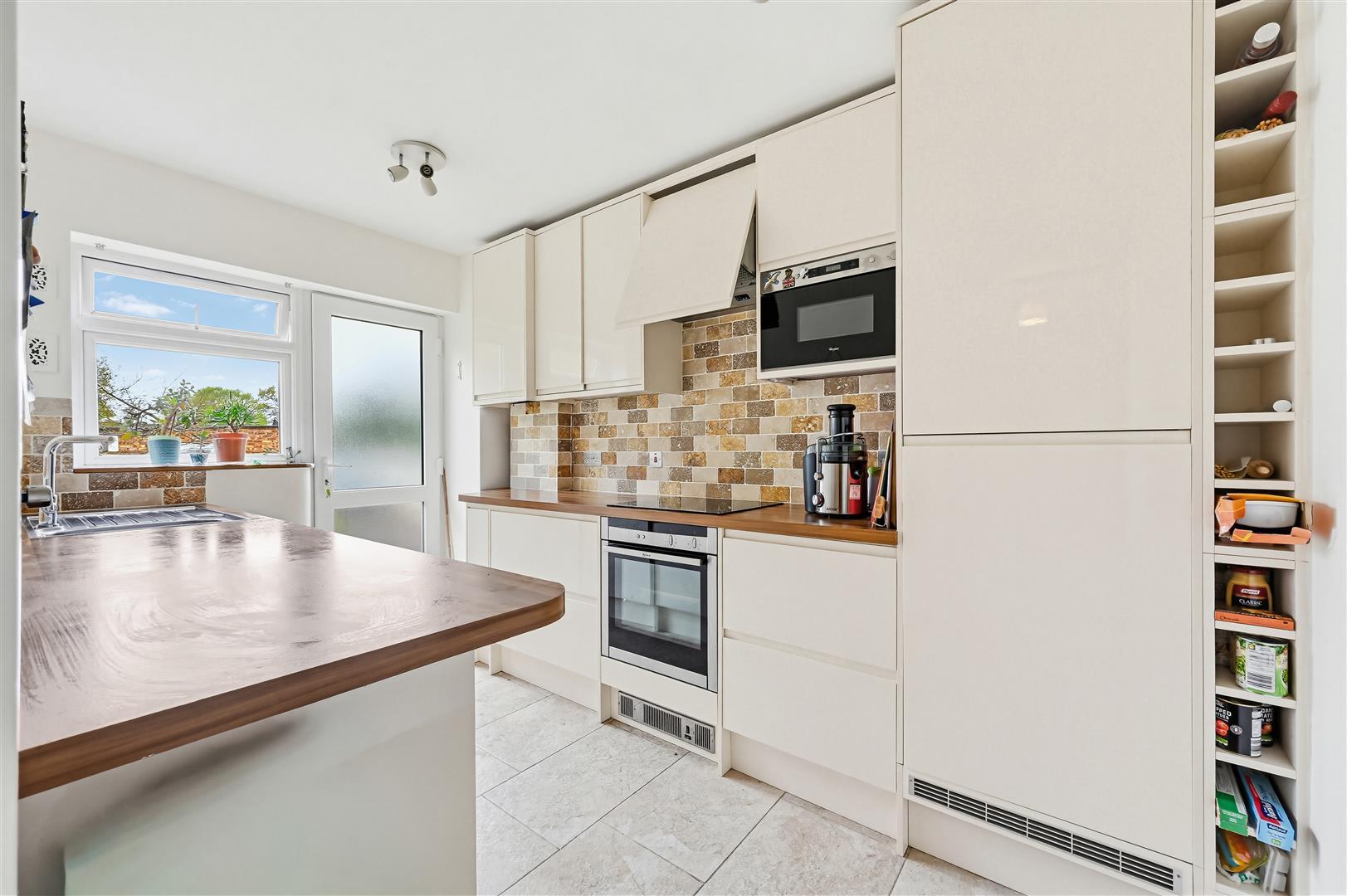 Property Image c8d4f5f8-ea13-462b-84eb-b339d9e3292d