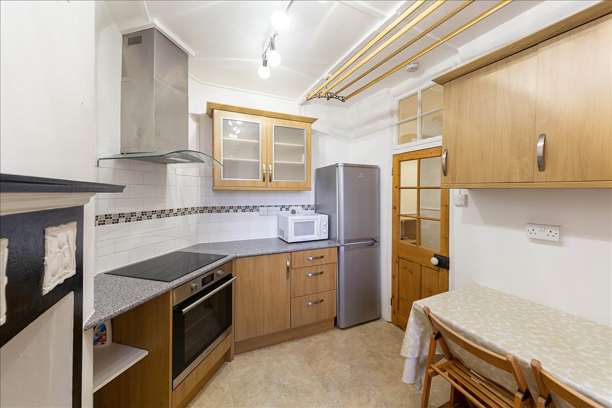 2-bedroom flat for sale in Queen Alexandra Mansions, WC1H. Dining