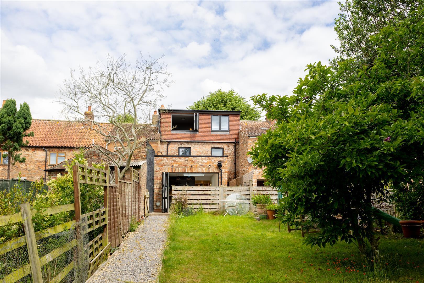 Property Image c937341f-be77-40d4-b3e8-79bfaecb23d5
