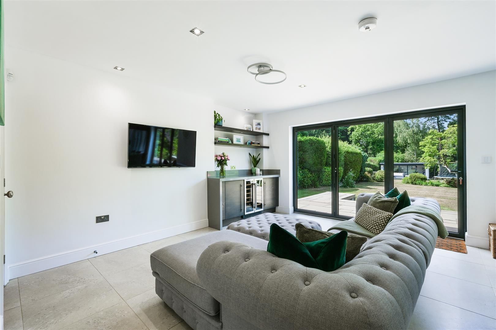 Property Image c967647f-344d-44e7-a02f-1b458b0d991b