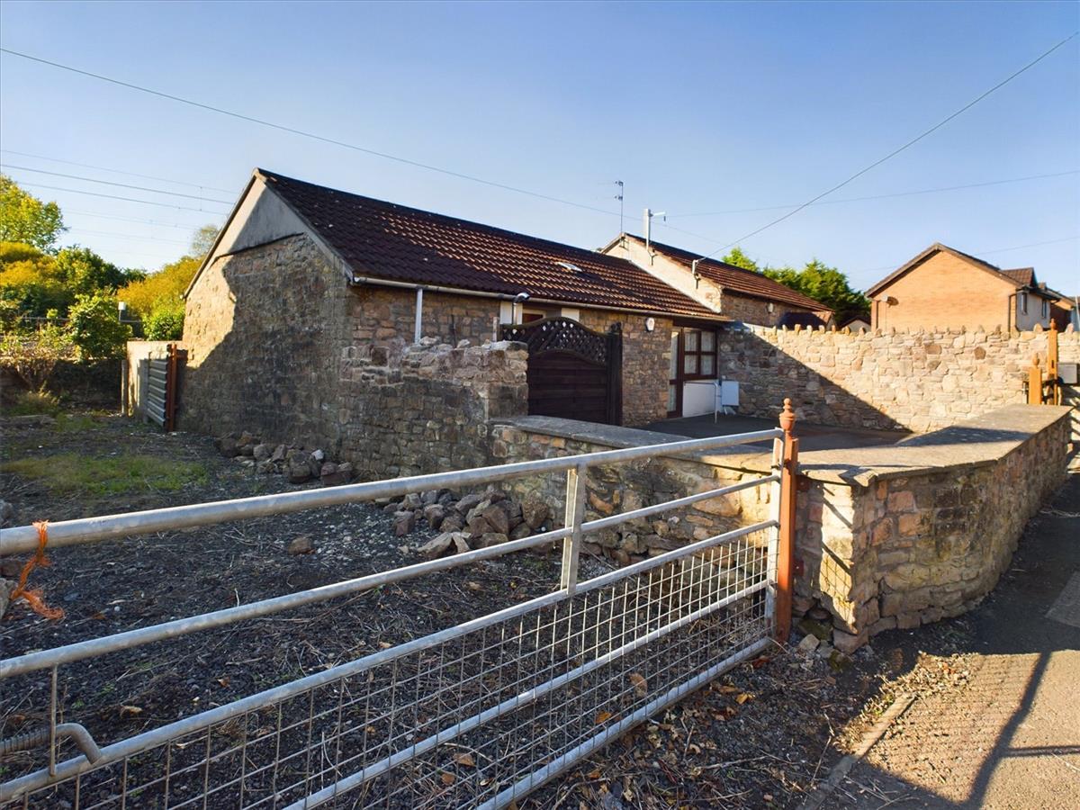 Property Image c9788c8a-5d9f-495b-8a3a-7f6ba0f8723d