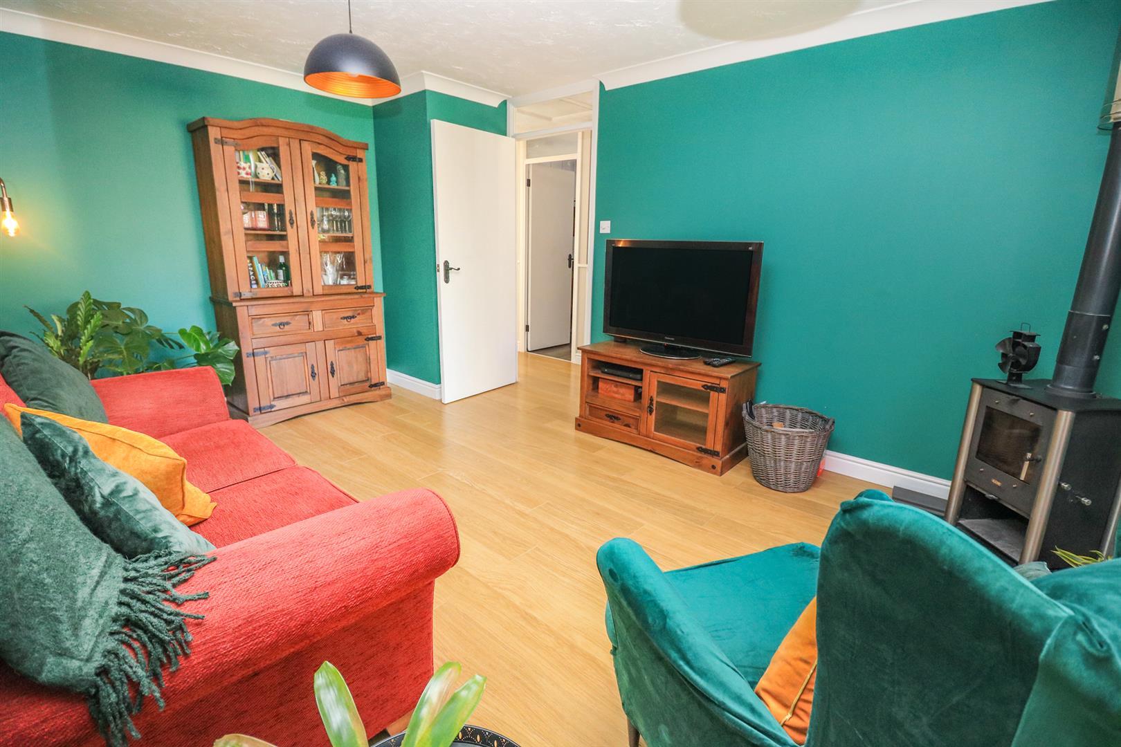 Property Image c98b53bb-462d-4cea-b2cc-0d3b4f3f1ecf