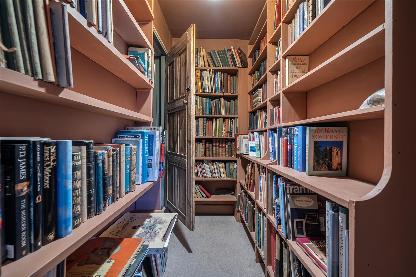 Property Image c9d21598-5a5d-48b3-93d6-ae42e5c96180