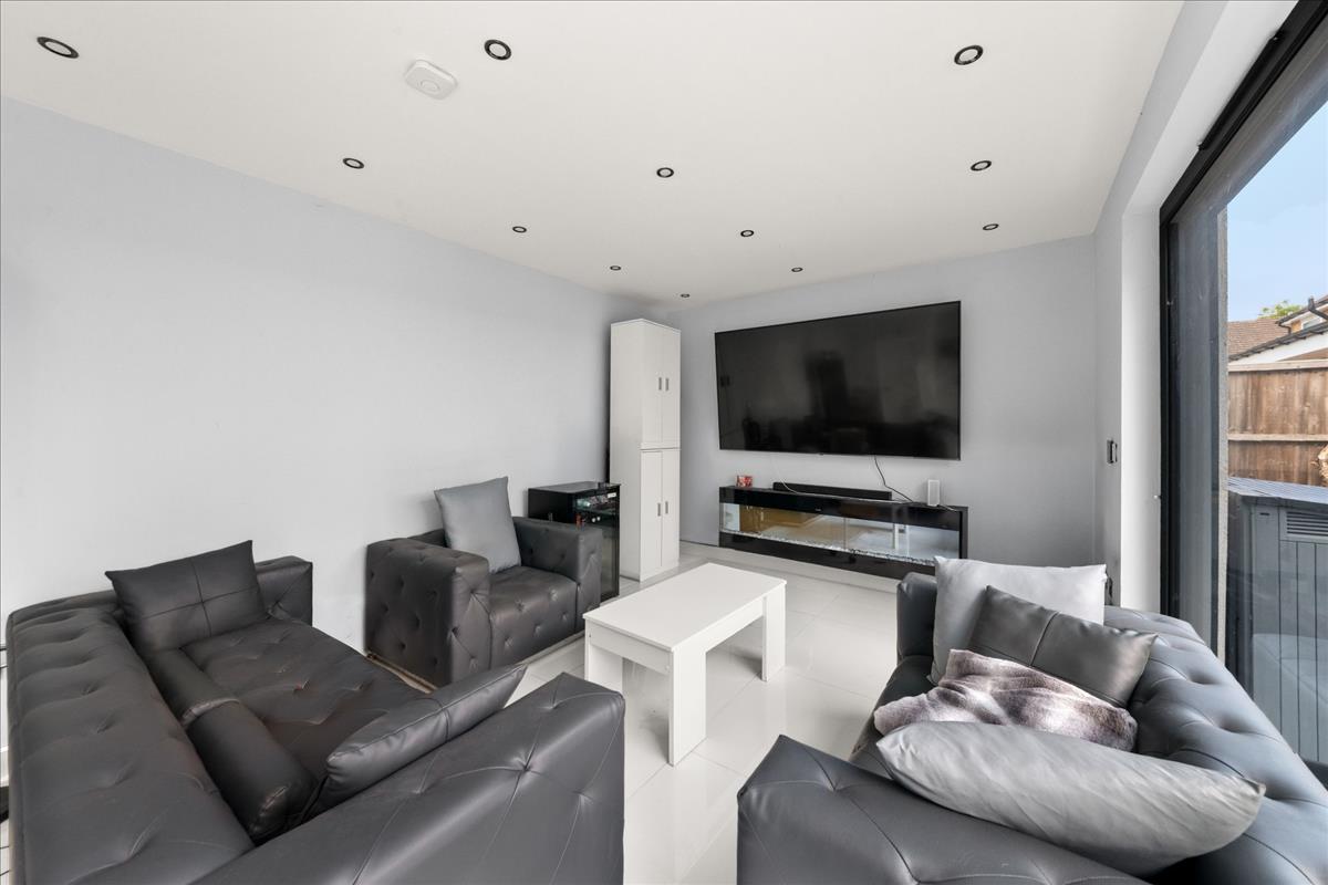 Property Image c9d4fceb-8051-43cd-9d08-46d7428e9b75