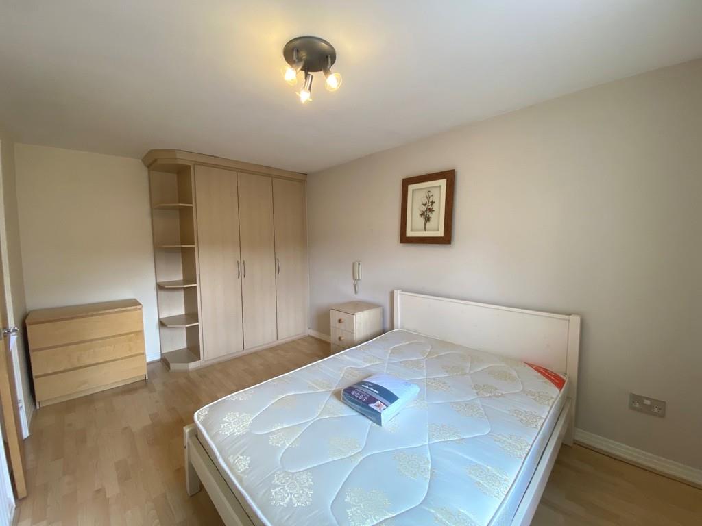 Property Image c9e0ef5c-a84f-47cb-8cf0-431c0e90c3cf