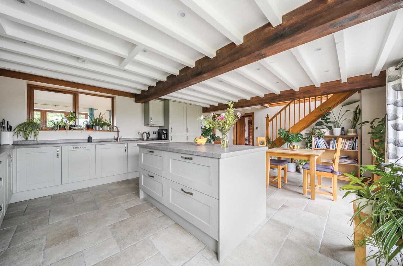Property Image ca042cc8-abe9-41ef-81ee-4d95a2de6af8