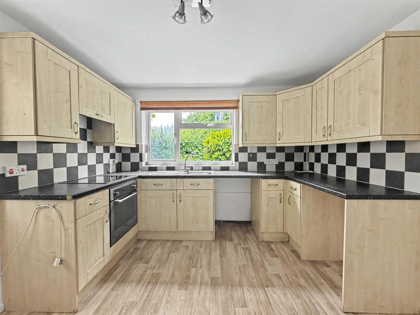 Property Image ca089a7d-99b3-4c65-82ea-d488a0b70c4b