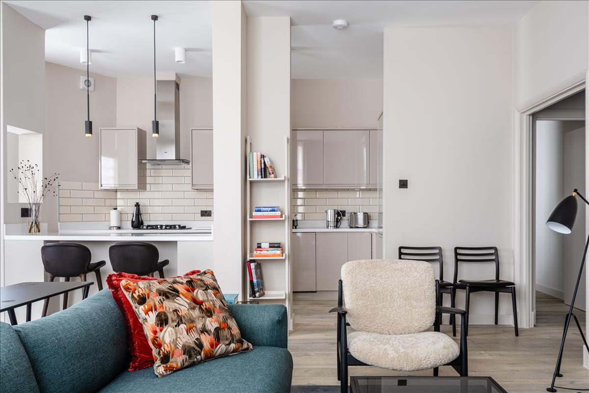 Newly refurbished two bedroom high end apartment for let in the exchange building Spitalfields E1