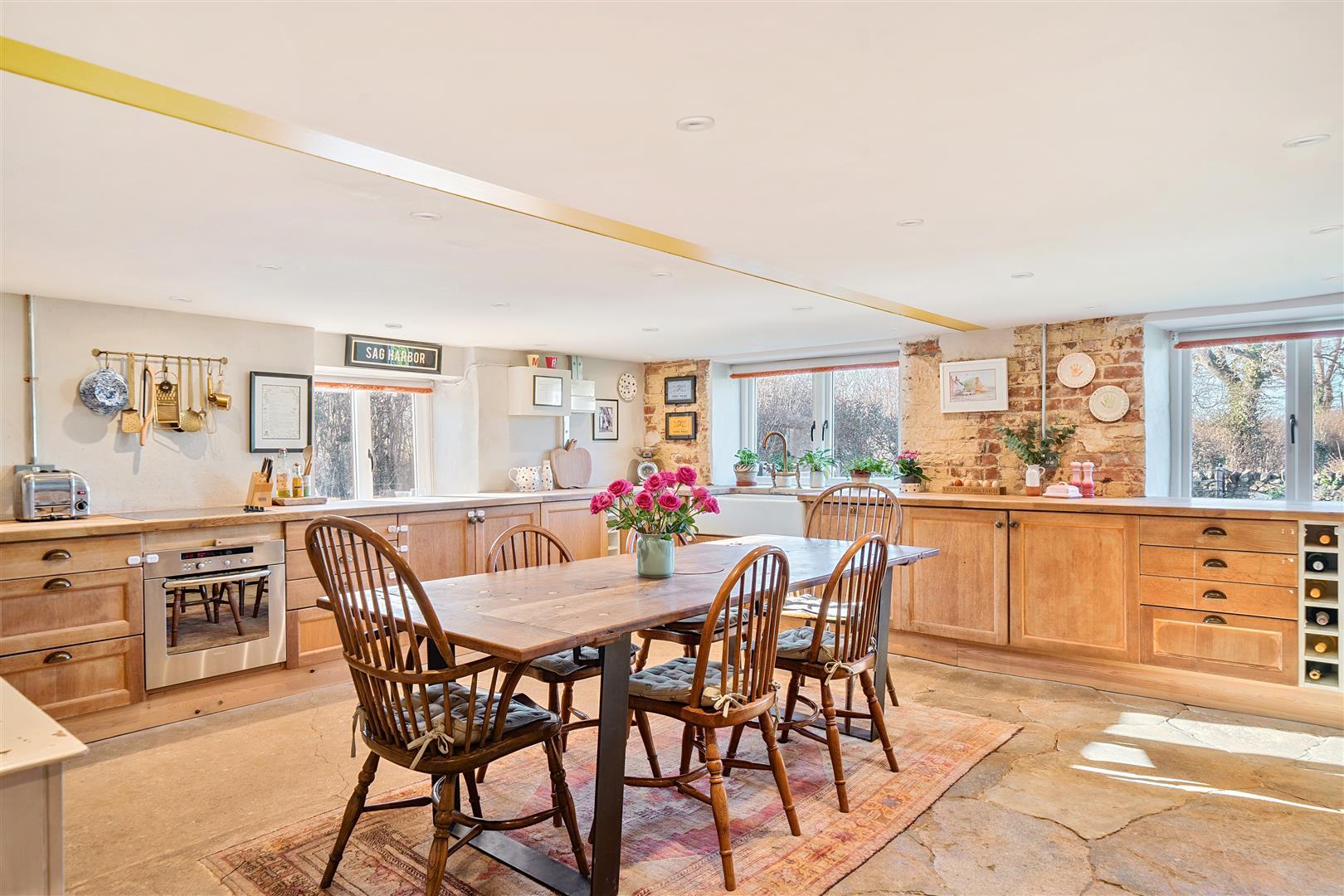 Property Image caa7853a-bc9f-4769-b87d-8df05373a067