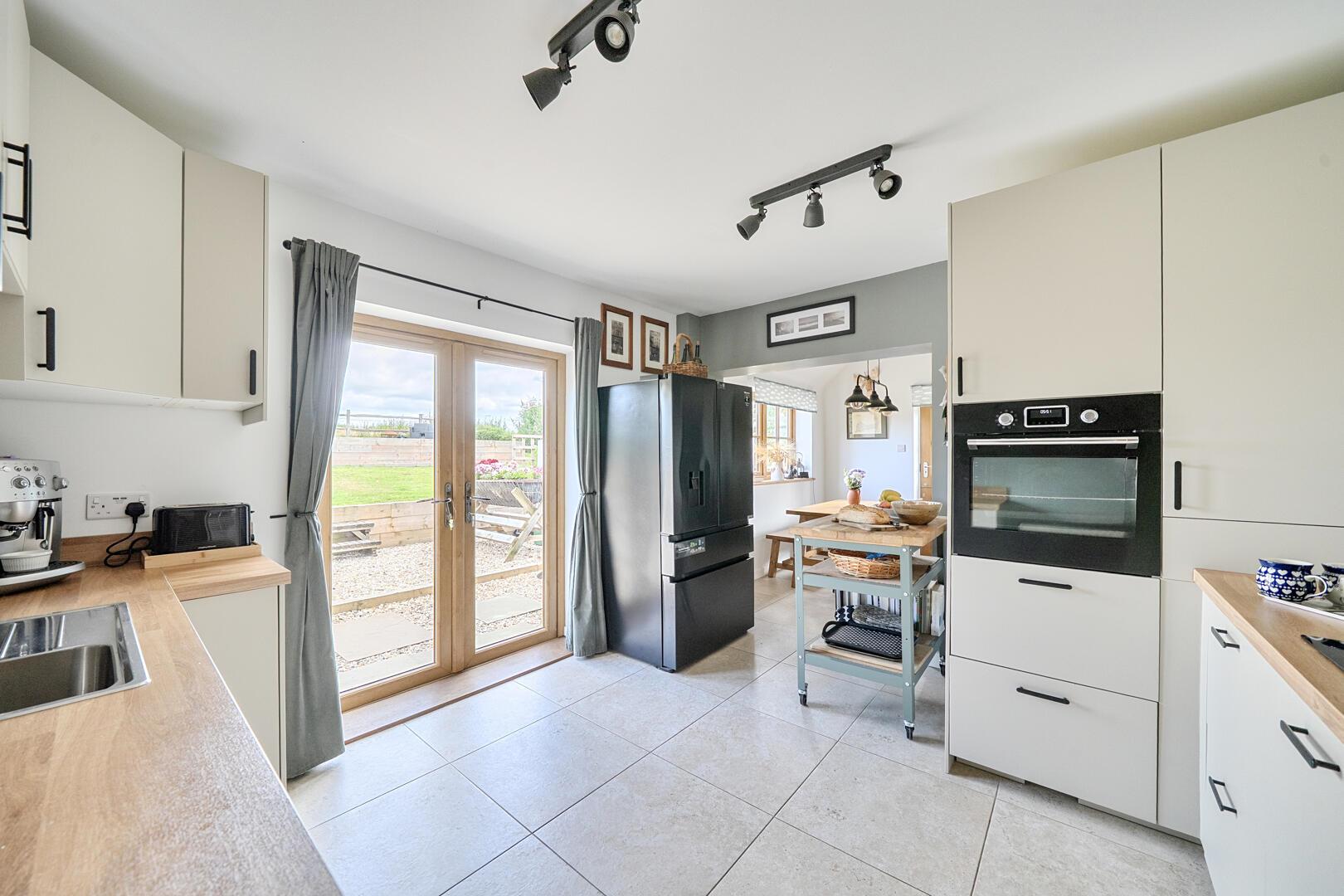 Property Image caff76f4-2e72-4b77-91d7-43dd81ecbf3f
