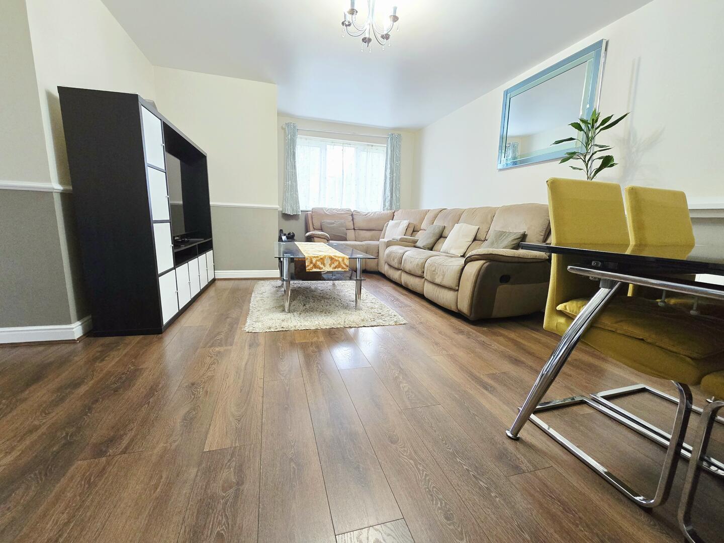 Property Image cb318294-e5da-4688-b26b-77a1f421d845