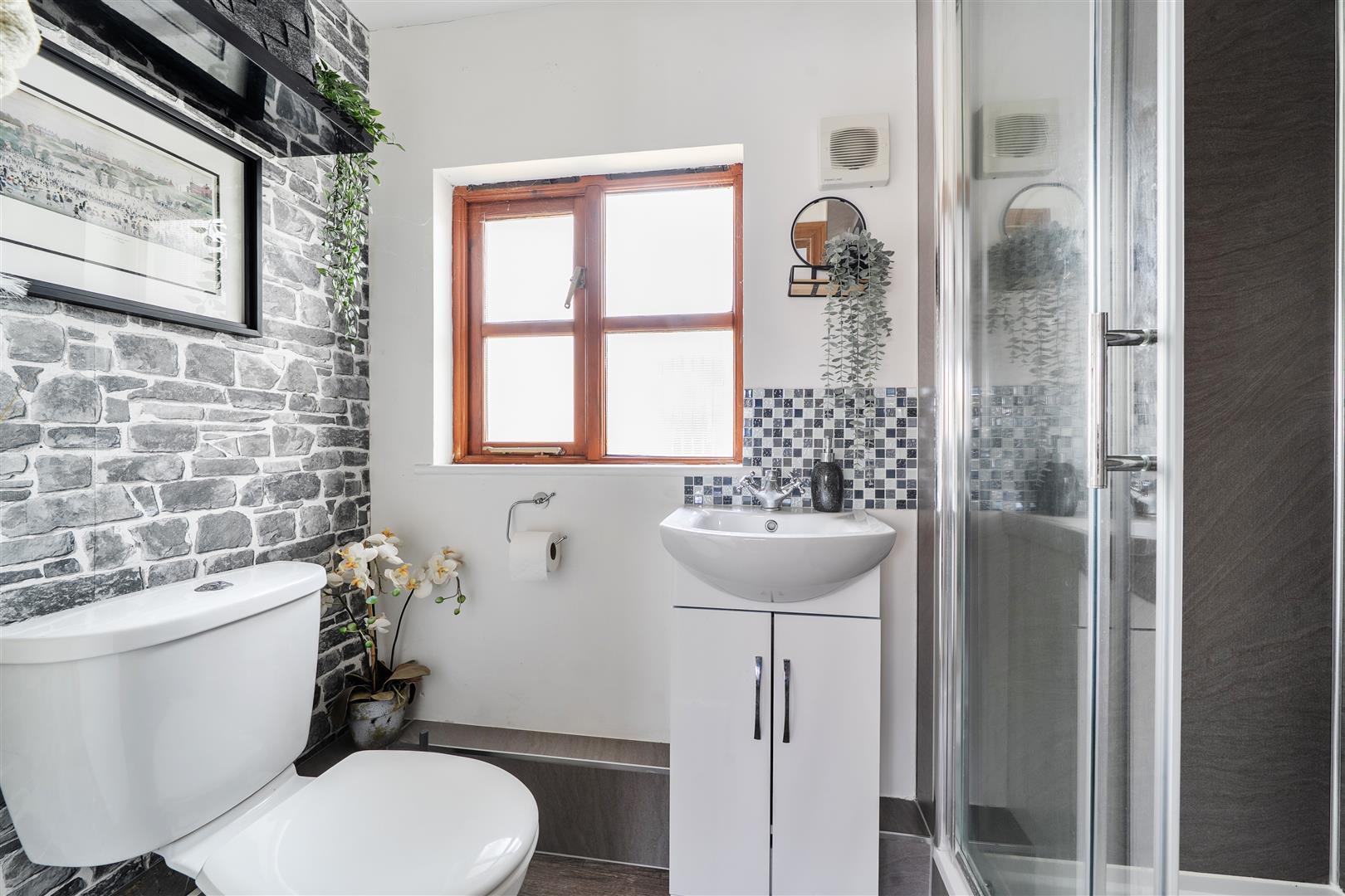 Property Image cb373f42-19a6-4304-bd54-daad1886afc3