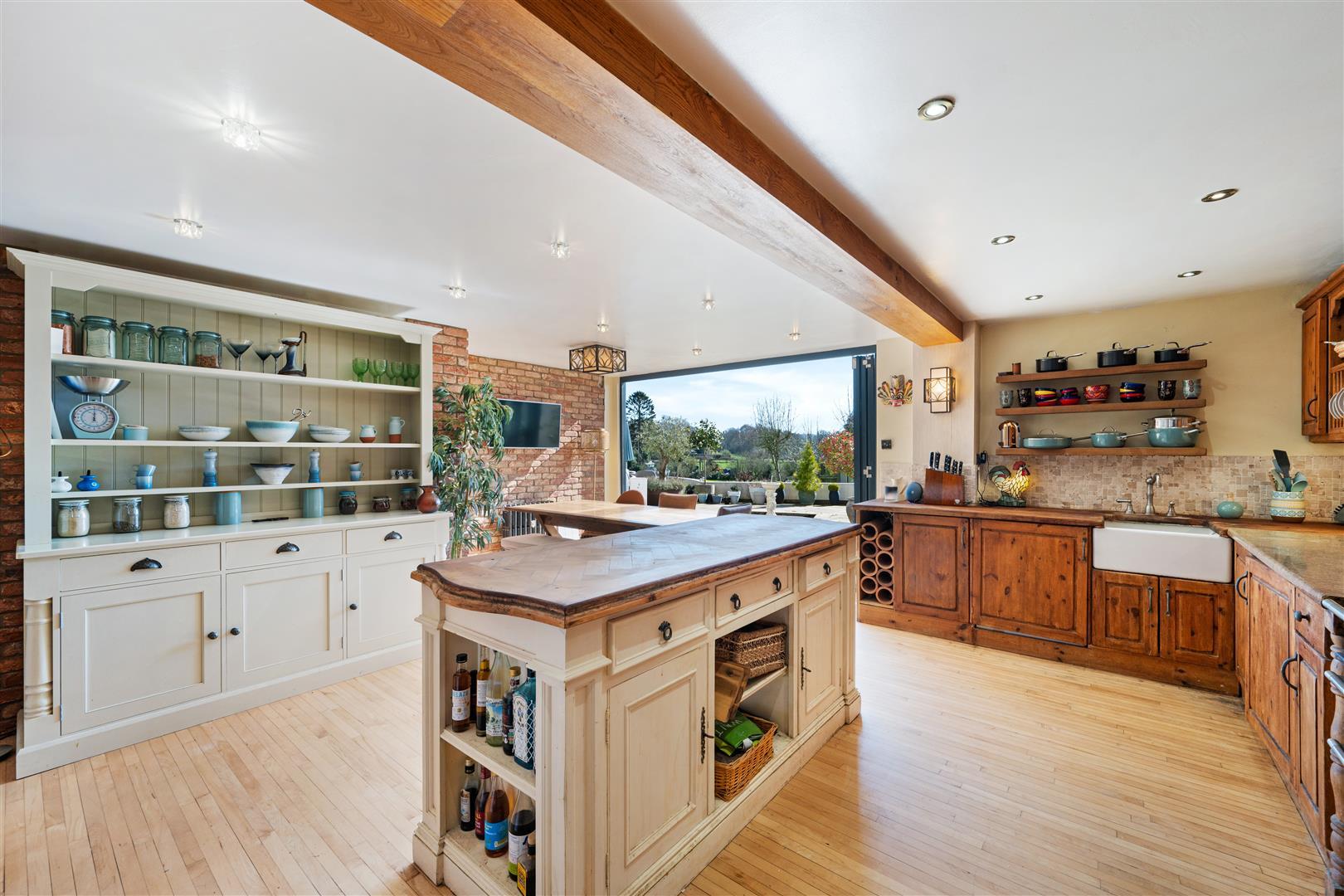 Property Image cb3c8f88-6f3b-4e80-9939-1f225a28ee05