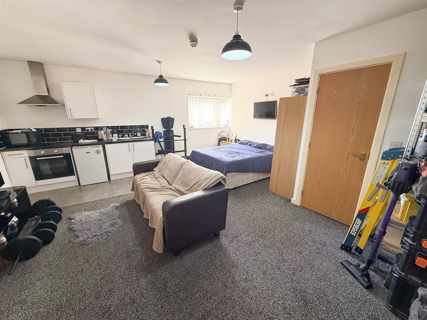 Property Image cb458adf-6cf9-45b5-ad3a-e7f68db904ef
