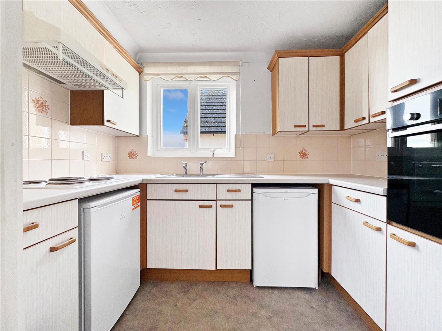 Property Image cb482104-52aa-47ec-b935-f17228a1d139