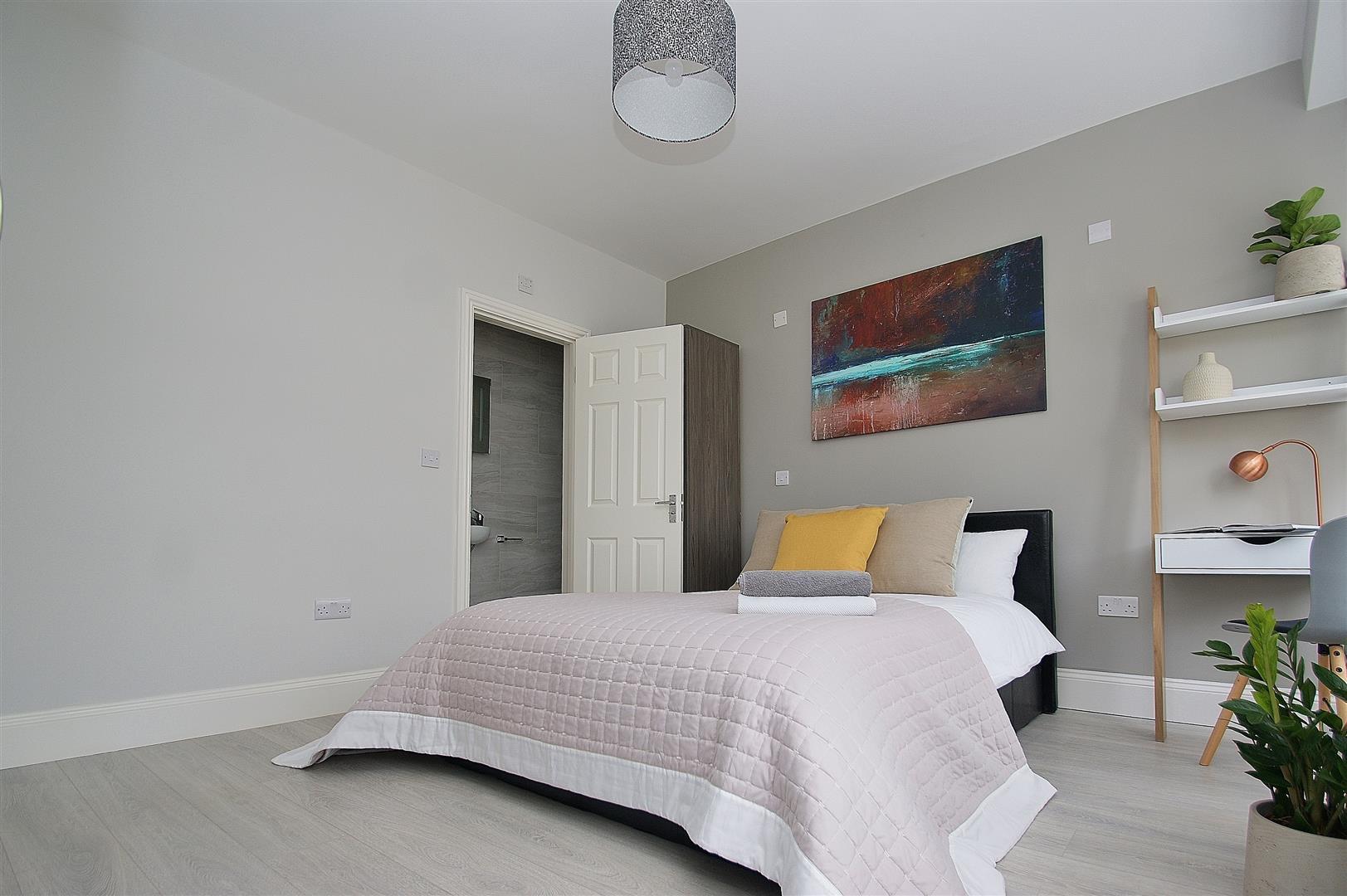 Property Image cb549da9-183c-40fb-bfdb-6483d996ca08