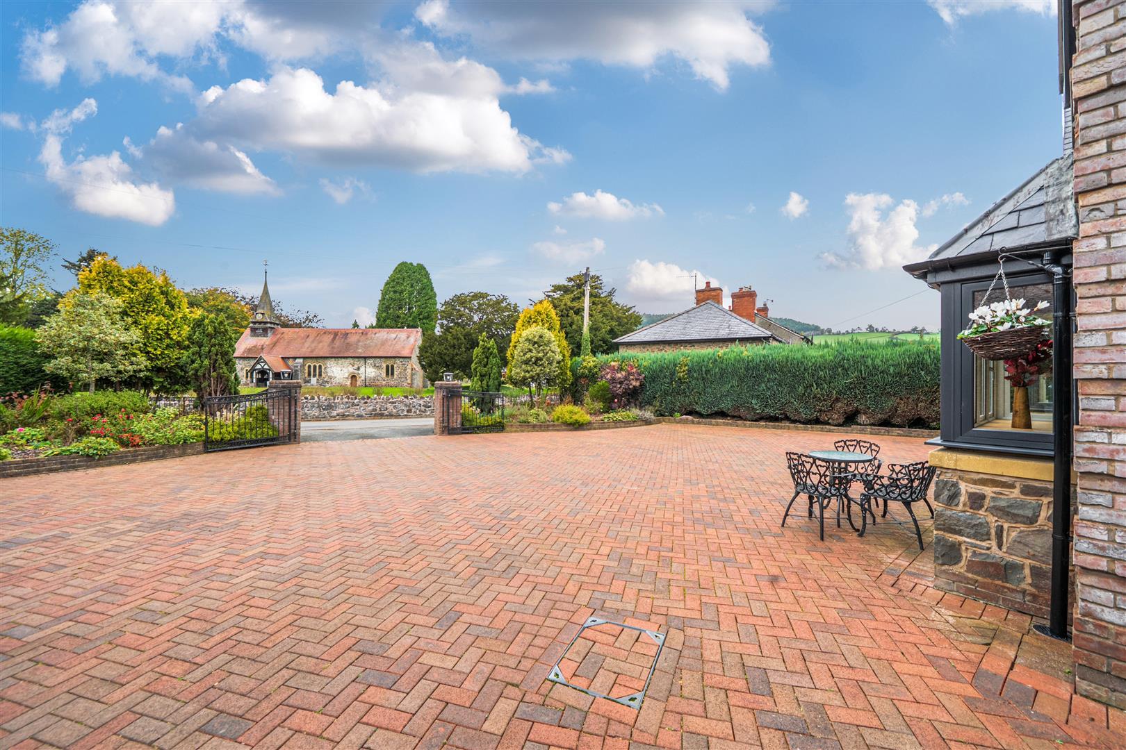 Property Image cbcc9c9d-3ce9-4bab-aca4-f5dd12abbb6c