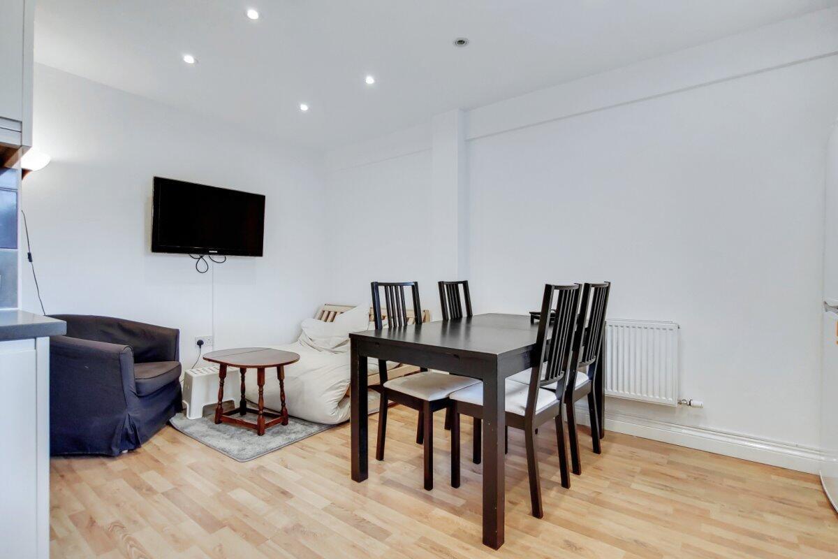 Property Image cc275127-b6d1-4500-87d7-b5063dfe152f