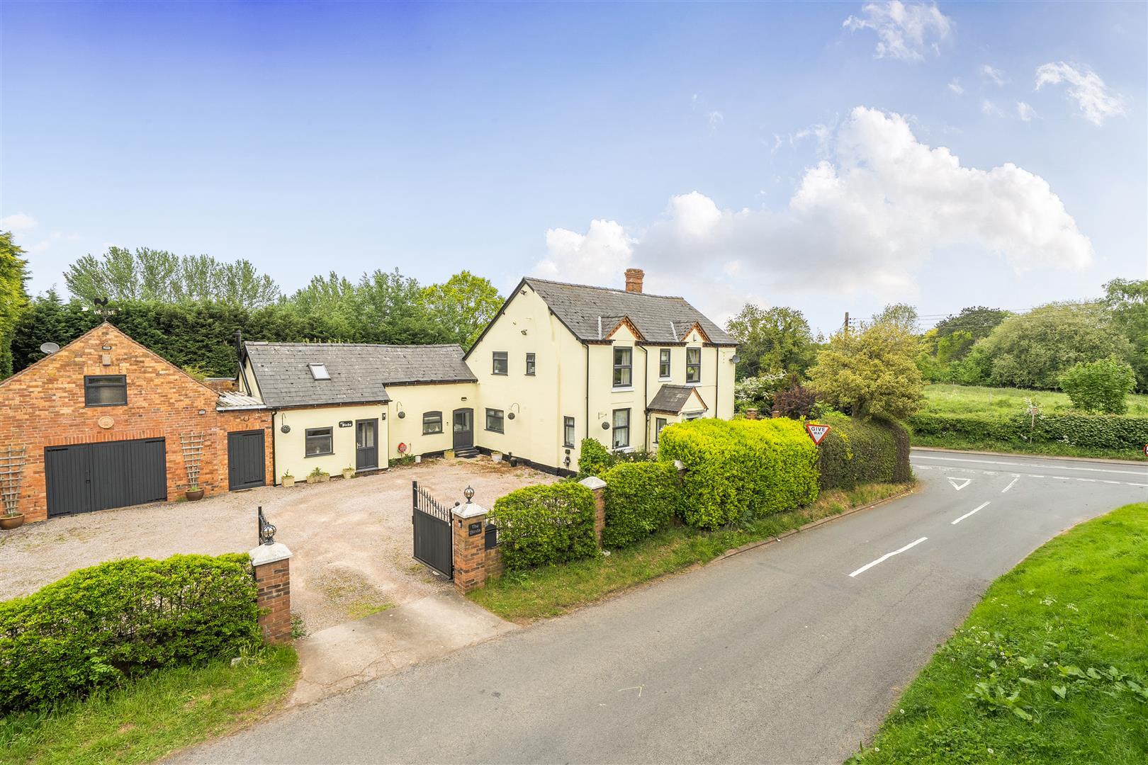Property Image cc5c8eef-c038-4e4e-a1f1-4d810a039bd2