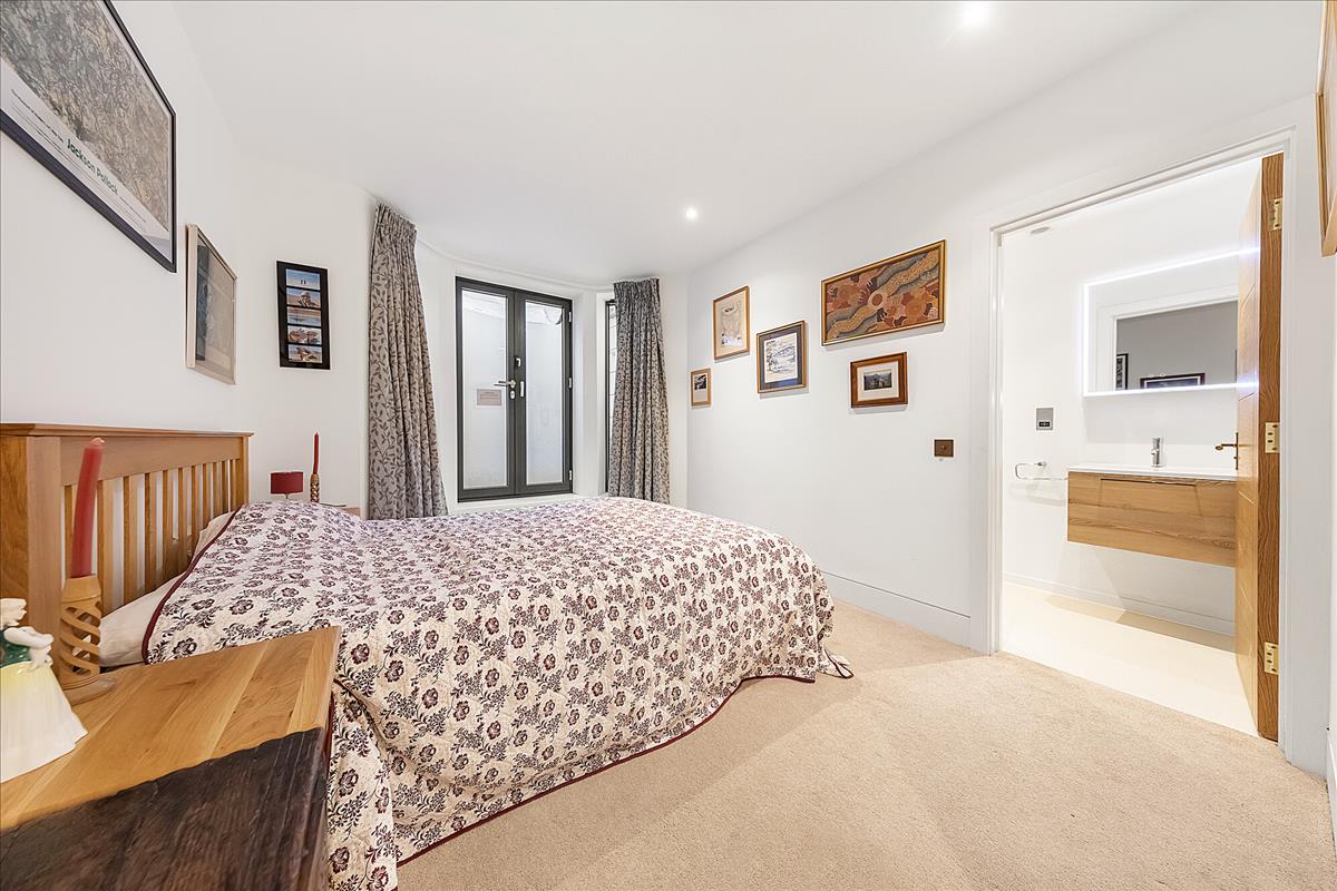 Property Image cc6aff37-1c74-4c40-8e64-02f9b7bdc7f4