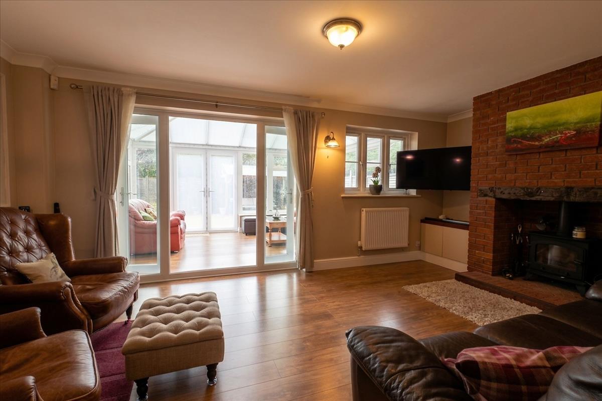 Property Image cd03a313-1a92-4415-810d-b02a66be5cf7