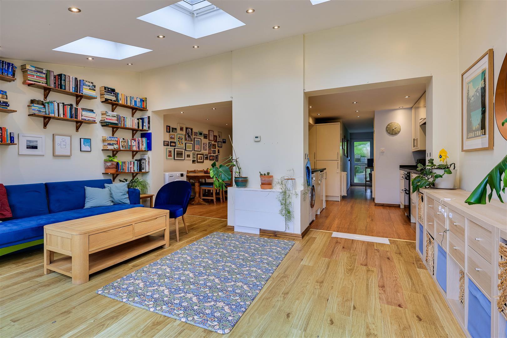 Property Image cd23705a-cca2-43d0-9b93-db397eefb6a8