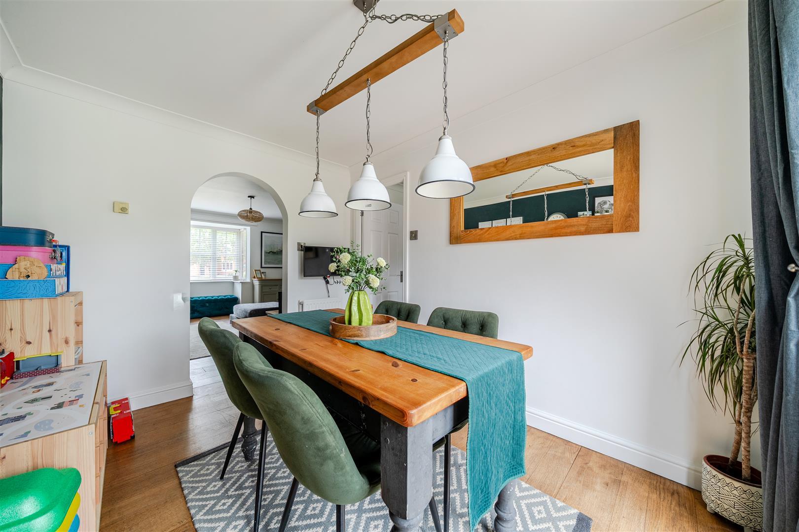 Property Image cd645d16-7c9b-45ef-a94a-6a271a257edd