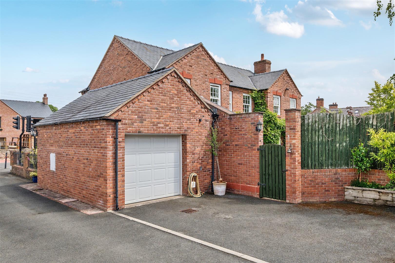 Property Image cd8ad9e6-49f5-4351-9bba-cb9da6c42578