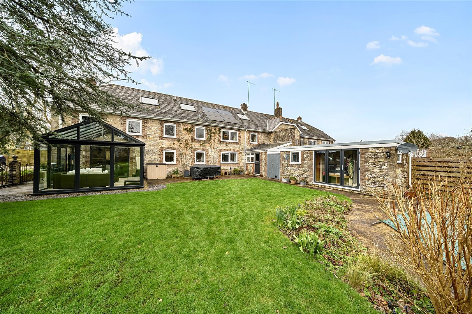 Property Image cdc6f0e6-0232-4a7c-9f8e-50dc1741962c