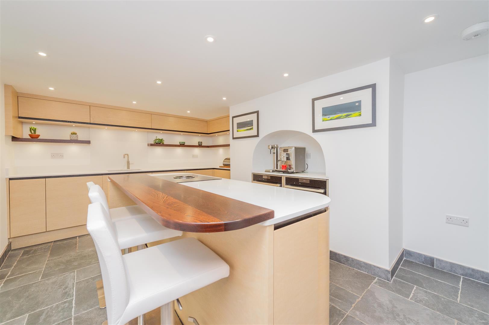 Property Image cdd73dad-3995-403d-8ab7-71d755b6a17d